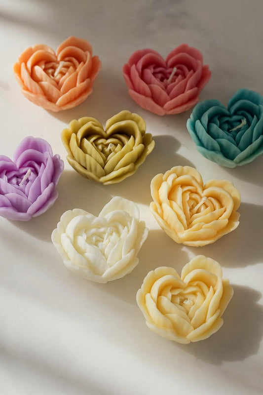 Handmade Heart Flower Candle – Romantic Soy Wax Candle – Gift for Her – Decorative Floral Candle – Aesthetic Home Dеcor (0.6 oz)