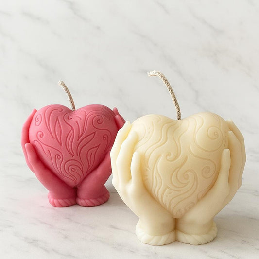 Heart in Hands Candle | Sculptural Soy Candle | Romantic Gift for Her | Aesthetic Home Decor | Valentine’s Day Gift | Handmade Candle