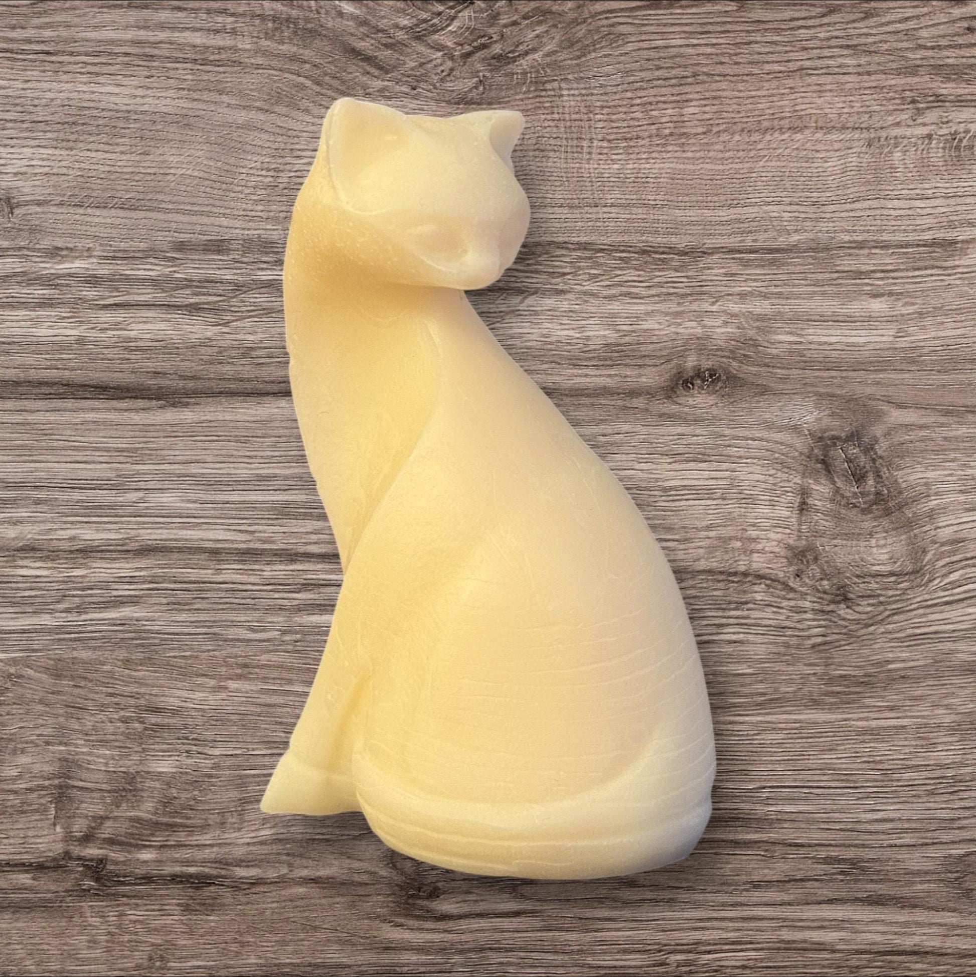 Handmade Cat Candle – Minimalist Soy Wax Kitty Decor, Cute Gift for Cat Lovers