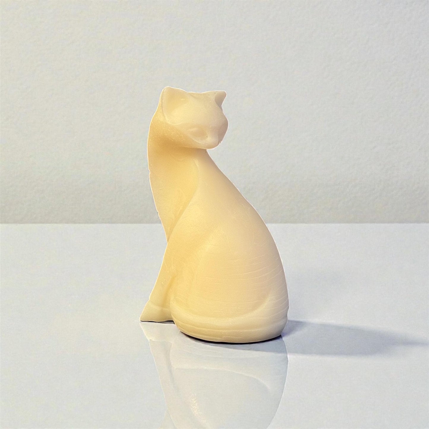Handmade Cat Candle – Minimalist Soy Wax Kitty Decor, Cute Gift for Cat Lovers